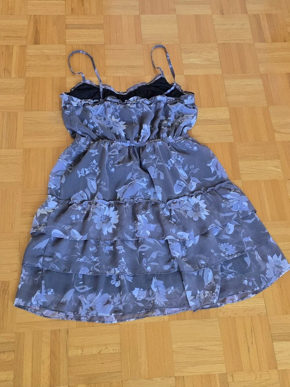 Amercian Eagle Outfitters Gray Floral Spaghetti Straps Ruffle Layers Lightweight - Picture 7 of 13